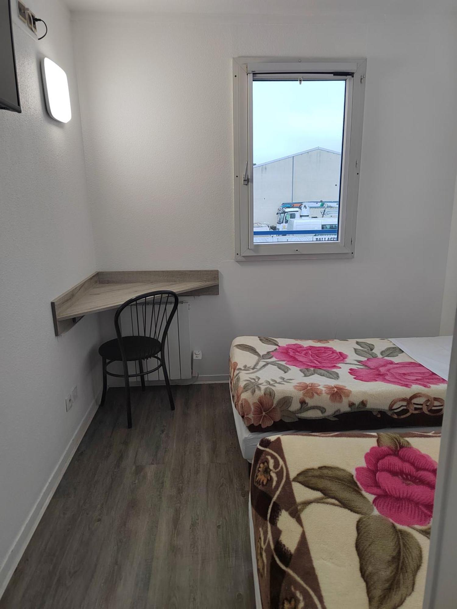Alpha Hotel Bouafle Εξωτερικό φωτογραφία