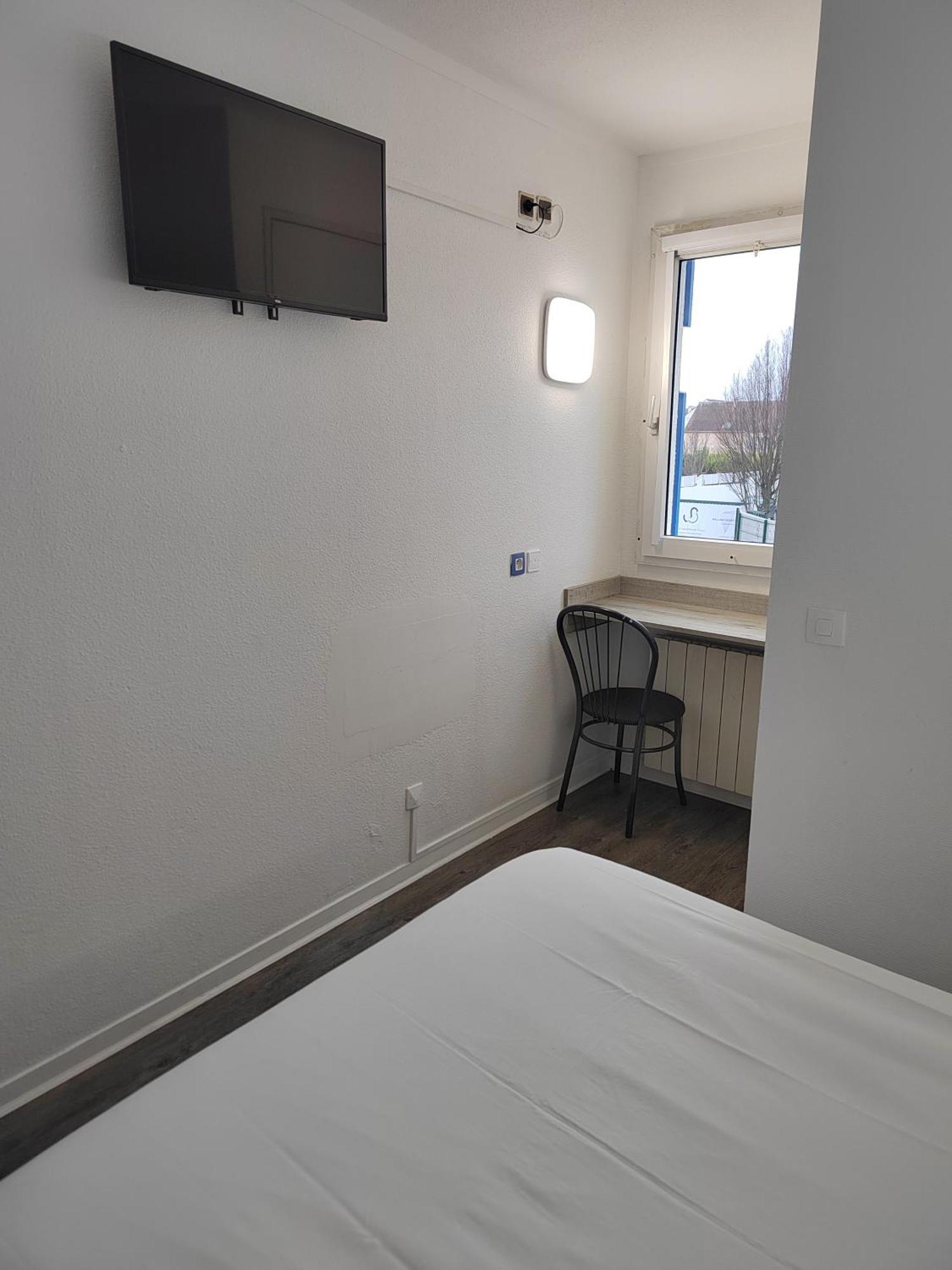 Alpha Hotel Bouafle Εξωτερικό φωτογραφία