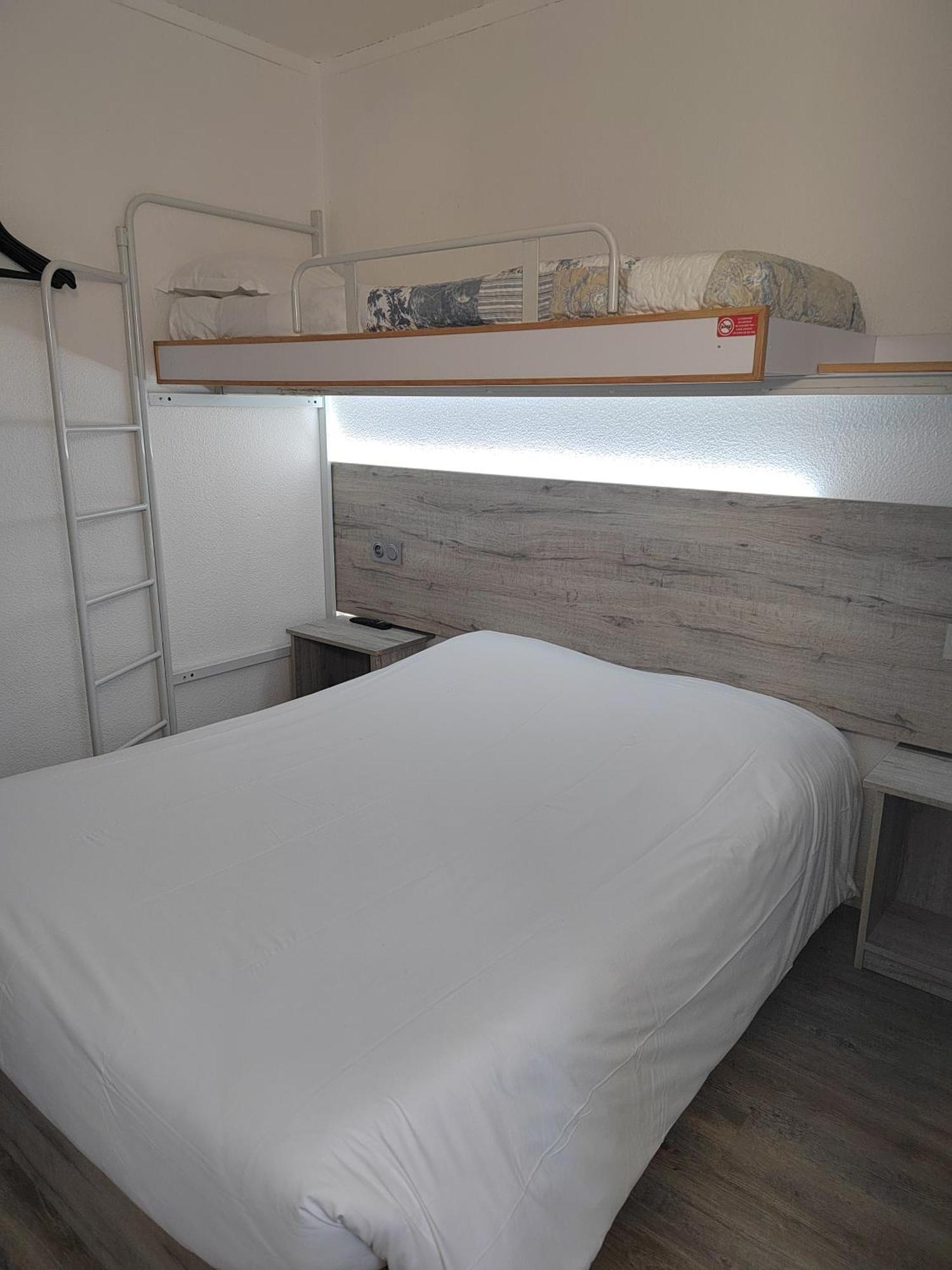 Alpha Hotel Bouafle Εξωτερικό φωτογραφία
